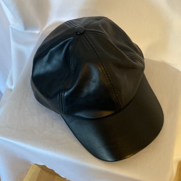 Pleather baseball cap - Picture 2 of 3